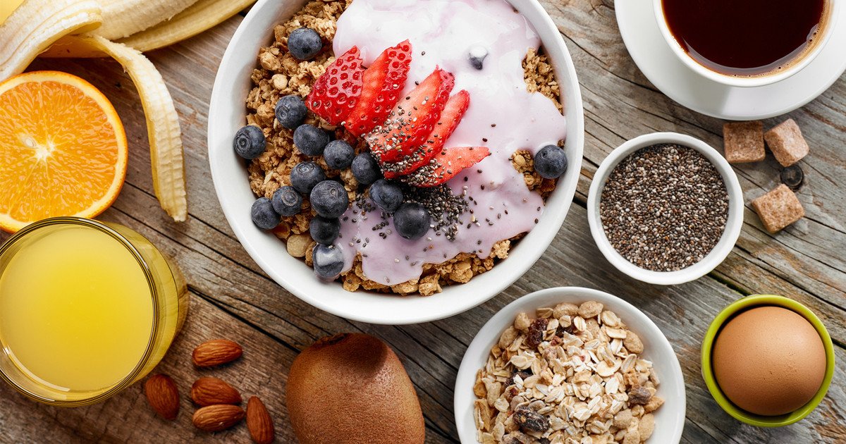 Супер-завтрак чиа Омега-3. Какие фрукты можно есть на завтрак на голодный желудок.